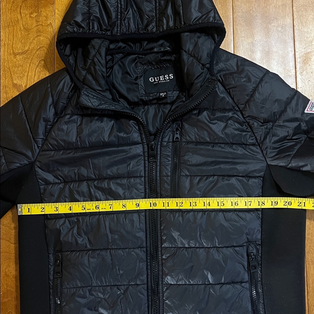 GUESS Black Quilted Hooded Jacket Size M Full Zip Lightweight Puffer Outdoor - Picture 4 of 12